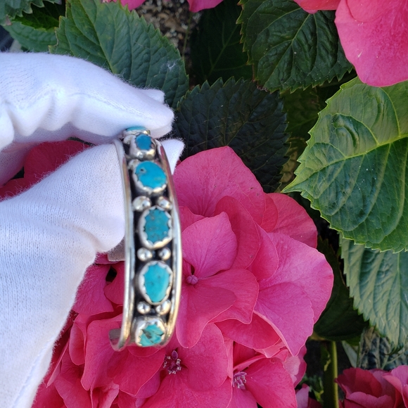 Navajo Sterling Turquoise Vintage Cuff - Picture 3 of 7